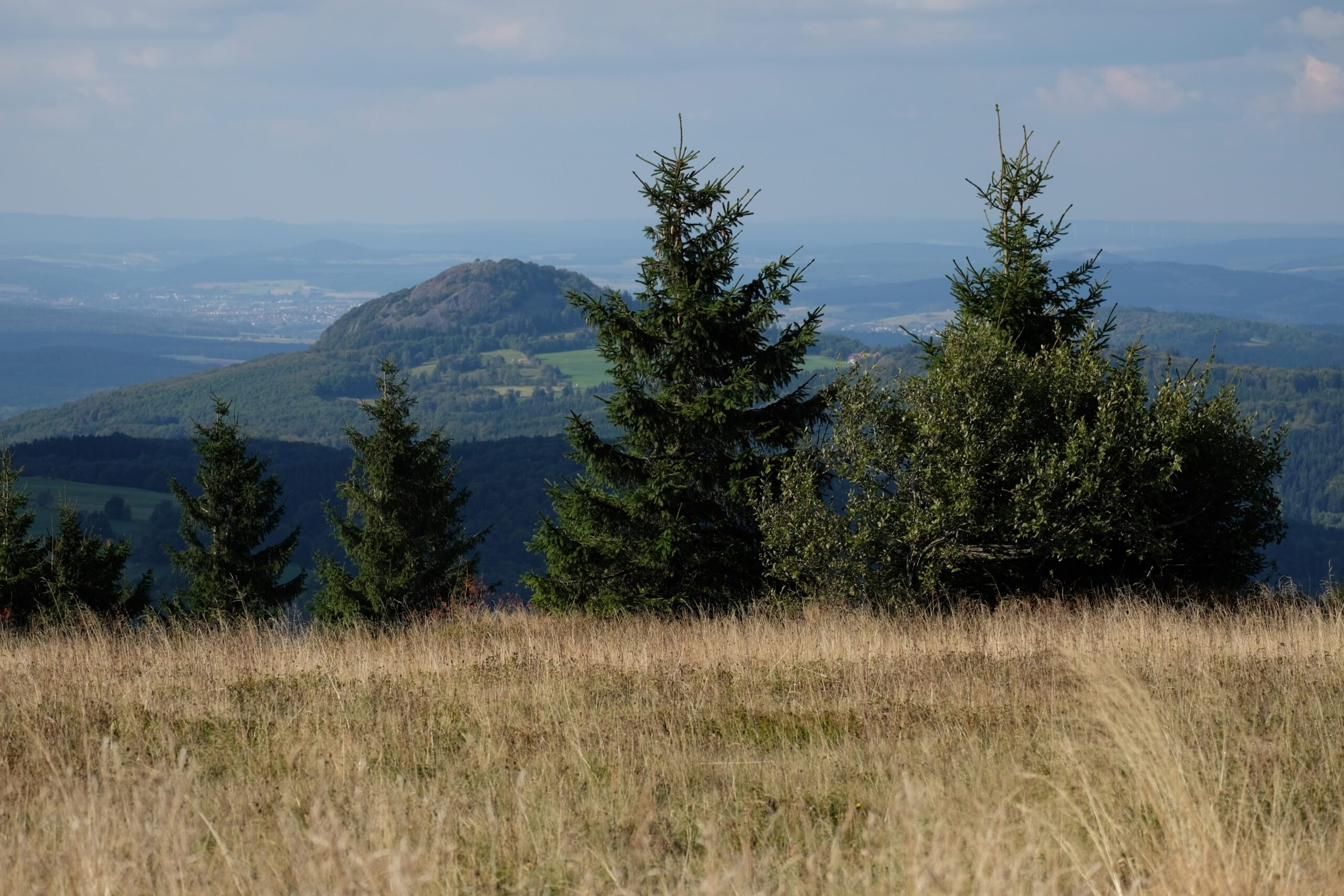 Ausblick von der Wasserkuppe über die Kuppen der Rhön