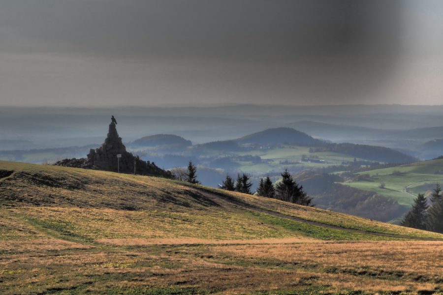 Wasserkuppe mit Fliegerdenkmal